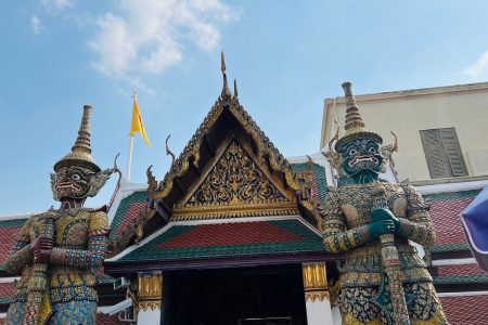 Exploring the Grand Palace Together